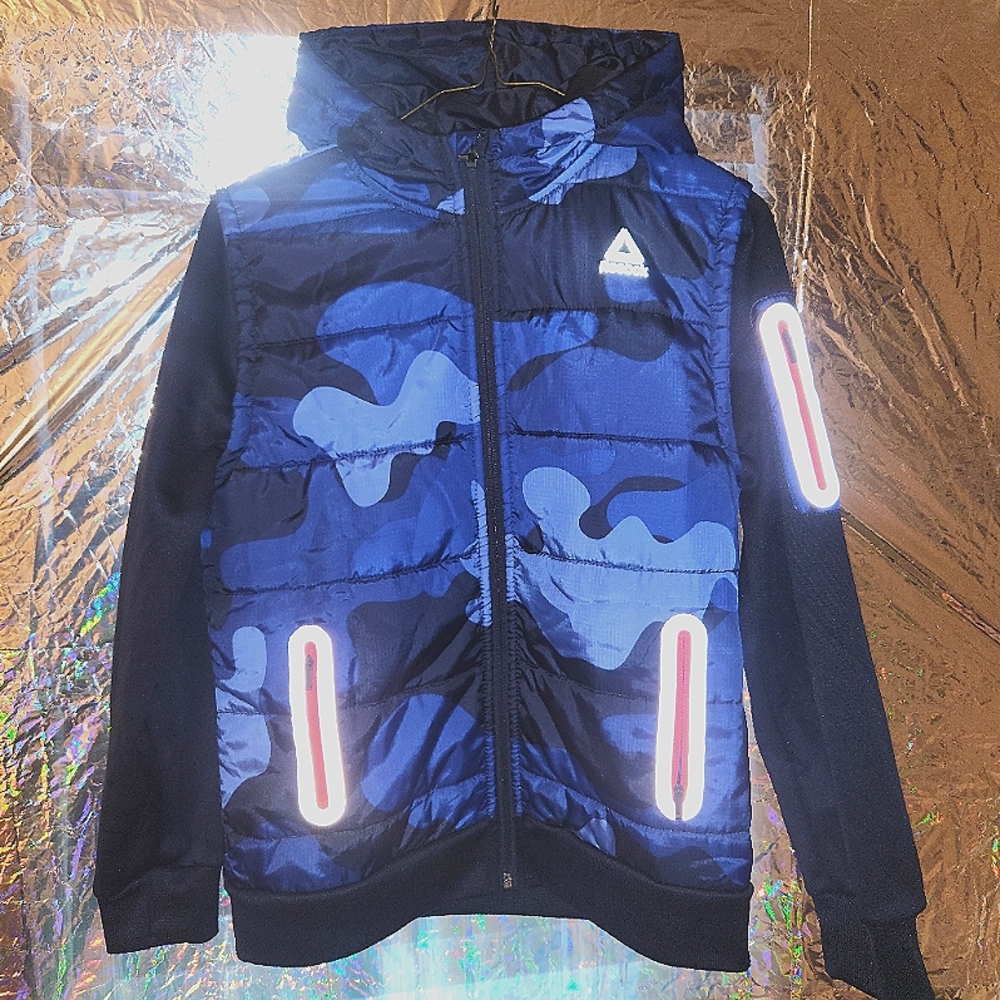 Reebok boys size large/ 16yr sweater blue camo vest with reflective markings